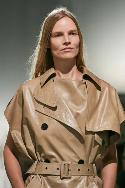 Look 18